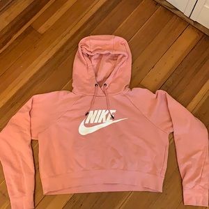 Cropped Nike sweatshirt
